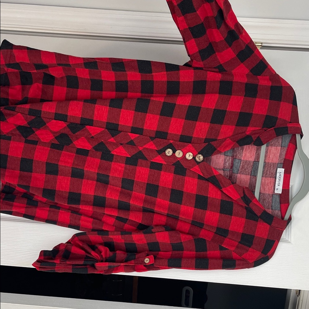 Red & Black Buffalo Plaid Button-Front Shirt